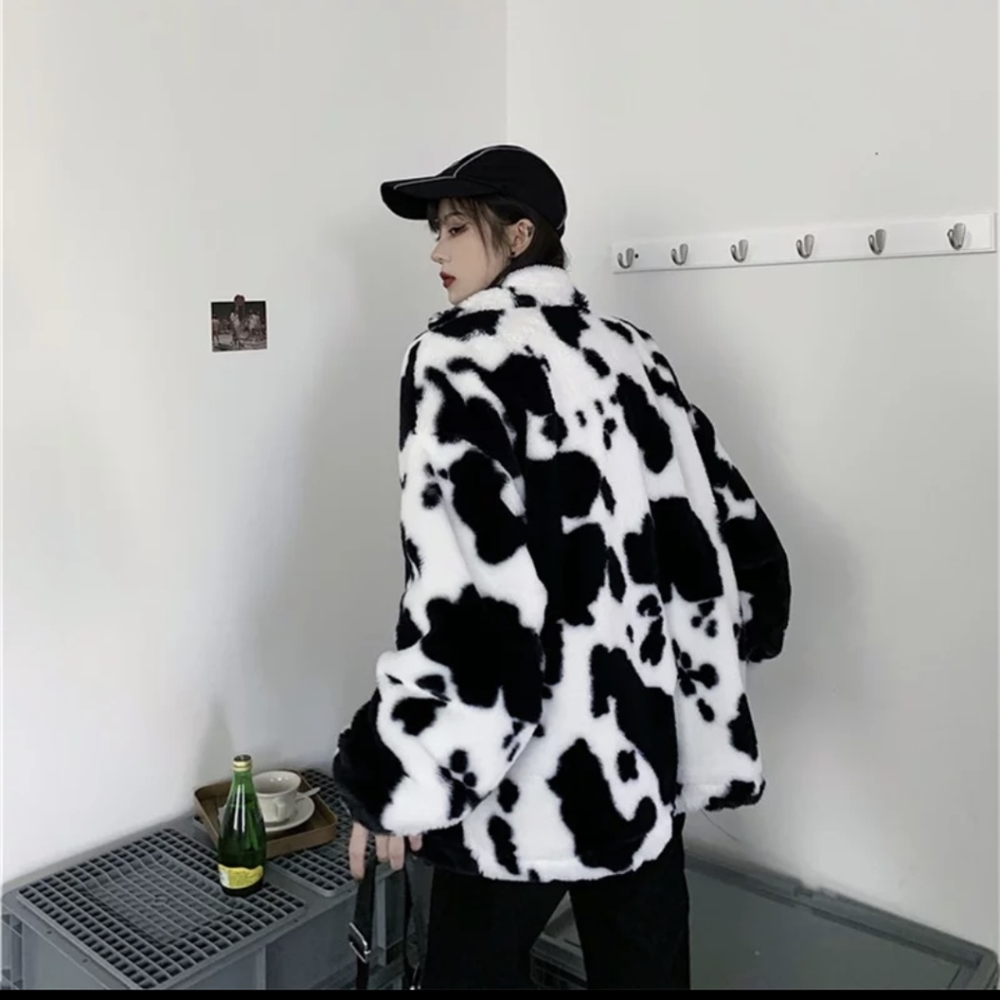 NWT Winter Cow Print Street Fashion Oversized Faux Fur Coat S: Small- Med - Picture 4 of 11